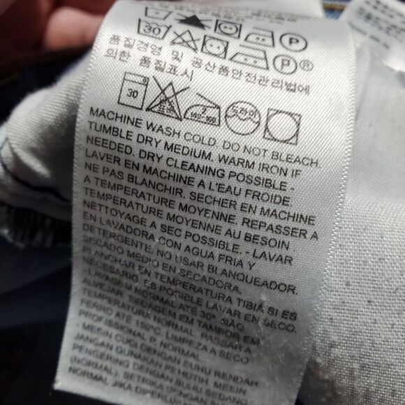 Levis Jeans Women's 28 Blue Wedgie Fit Ankle Denim Button Fly - Picture 9 of 12